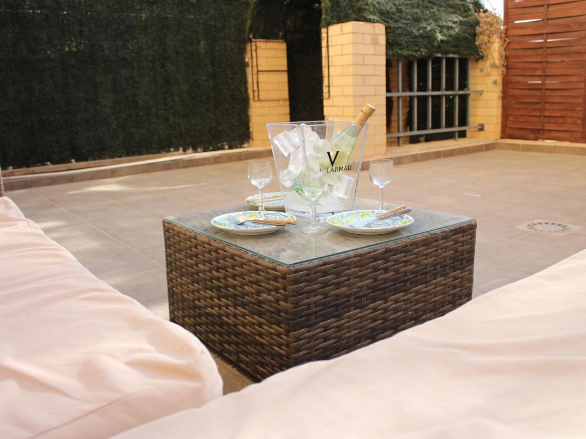 ☆The Peaceful Valencia Homestay☆ W/ Terrace⌘Parking⌘Bbq المظهر الخارجي الصورة